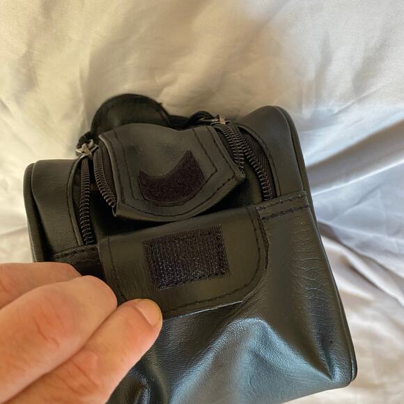 Vince Camuto Black Toiletry Make Up Bag NWOT Vacation Travel Gift - Picture 9 of 9